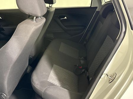2024-Volkswagen-Polo-Classic-16-Life-Tiptronic_3