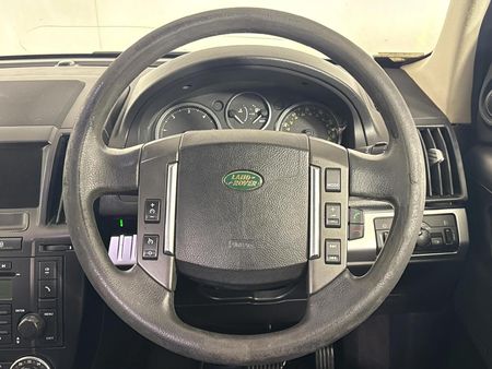 2010-Land-Rover-Freelander-II-22-TD4-S-Auto_11