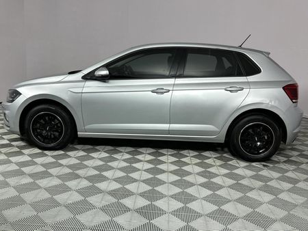 2020-Volkswagen-Polo-10-TSI-Highline-Auto-85kW_19