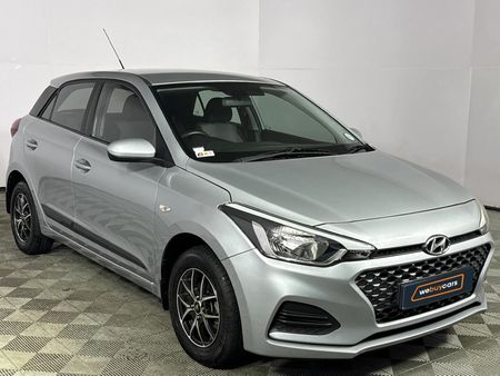 2020-Hyundai-i20-12-Motion_15
