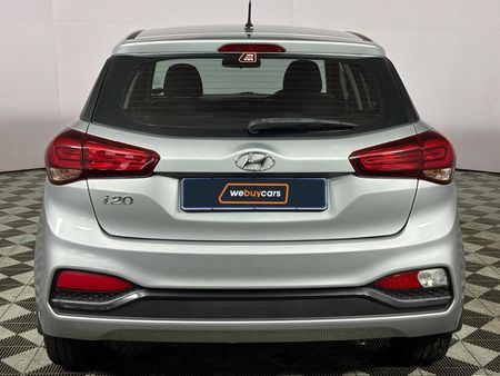 2020-Hyundai-i20-12-Motion_17