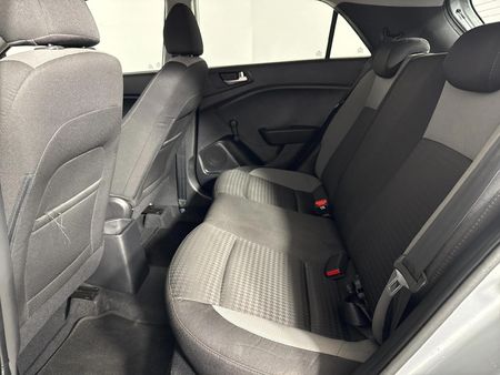 2020-Hyundai-i20-12-Motion_3