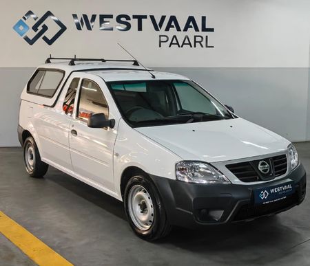 2023-Nissan-NP200-16_0