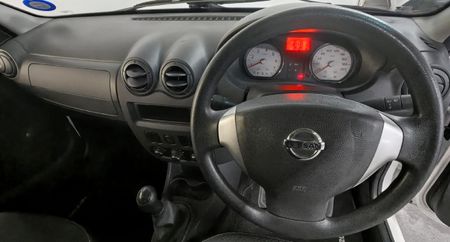2023-Nissan-NP200-16_9