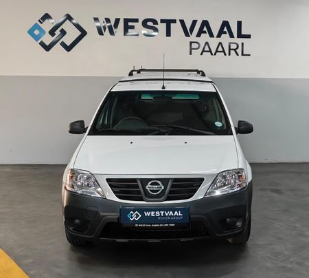2023-Nissan-NP200-16_1