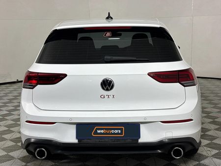 2024-Volkswagen-Golf-8-GTI-20-TSI-Auto_17