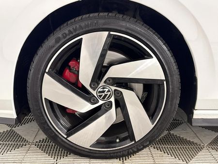 2024-Volkswagen-Golf-8-GTI-20-TSI-Auto_4