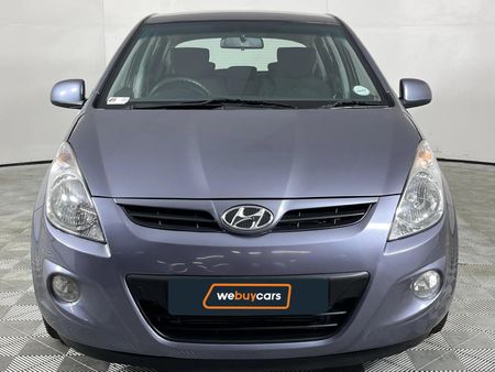 2010-Hyundai-i20-14-Auto_14