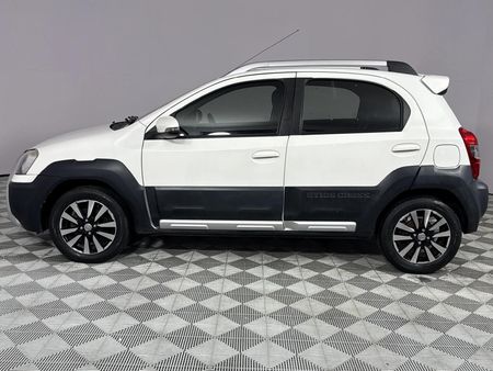 2019-Toyota-Etios-Cross-15-XS-5-dr_18