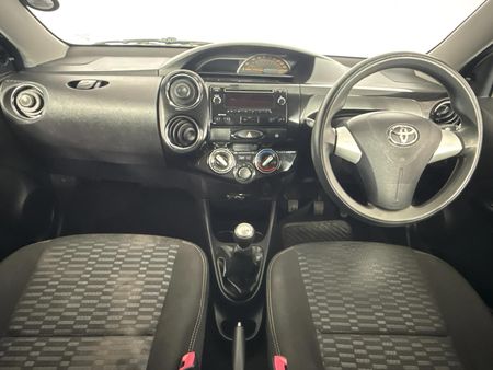 2019-Toyota-Etios-Cross-15-XS-5-dr_1