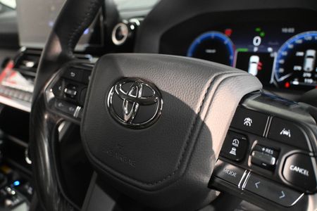 2026-Toyota-Land-Cruiser-300-V6-33D-GR-S_15
