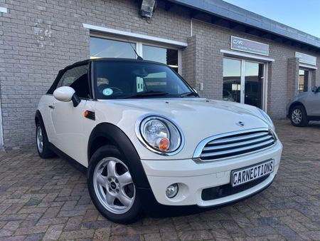 2011-MINI-Convertible-Cooper-Auto_0