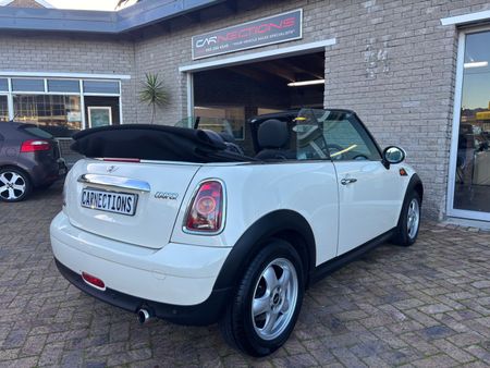 2011-MINI-Convertible-Cooper-Auto_10