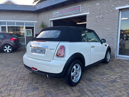 2011-MINI-Convertible-Cooper-Auto_6