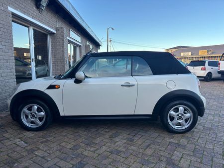 2011-MINI-Convertible-Cooper-Auto_7