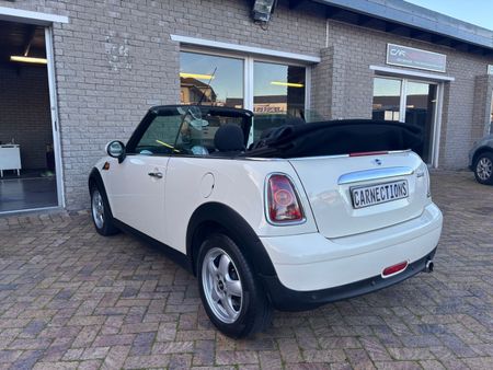 2011-MINI-Convertible-Cooper-Auto_8