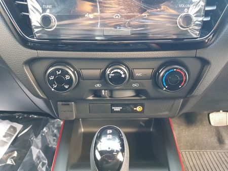 2026-Isuzu-D-Max-19-DDI-HR-X-Rider-Auto-Double-Cab_15
