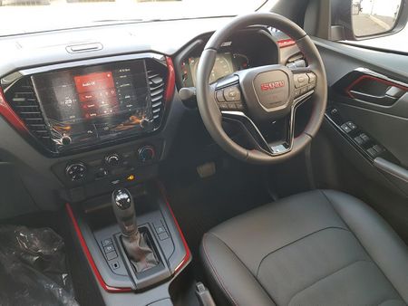 2026-Isuzu-D-Max-19-DDI-HR-X-Rider-Auto-Double-Cab_8