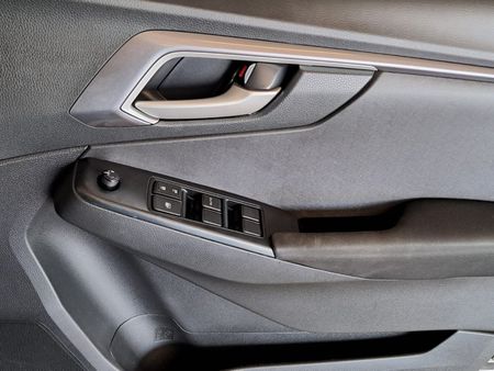 2023-Isuzu-D-Max-19-DDI-HR-LS-Auto-Double-Cab_16