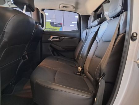 2023-Isuzu-D-Max-19-DDI-HR-LS-Auto-Double-Cab_20