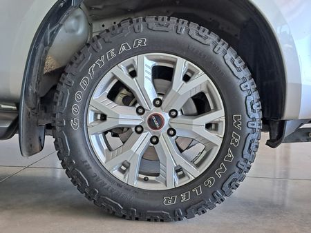 2023-Isuzu-D-Max-19-DDI-HR-LS-Auto-Double-Cab_21