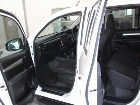 2026-Toyota-Hilux-24-GD-6-Raider-4x4-Double-Cab_7