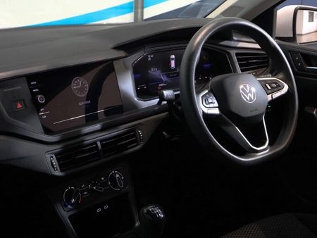 2022-Volkswagen-Polo-10-TSI_11