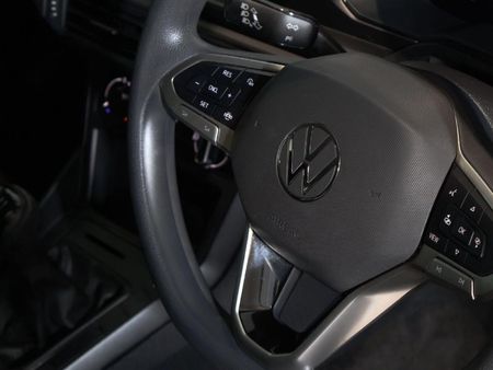 2022-Volkswagen-Polo-10-TSI_14