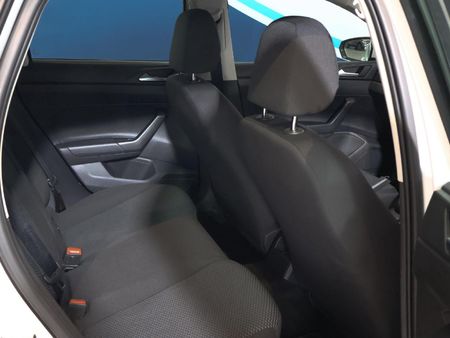 2022-Volkswagen-Polo-10-TSI_17