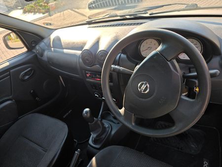 2016-Nissan-NP200-16-AC-Safety-Pack_12