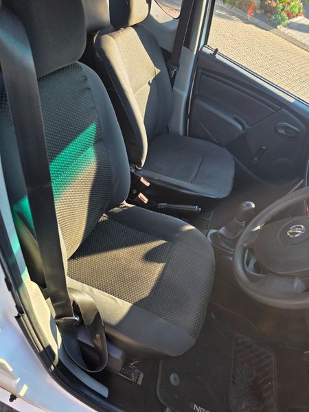 2016-Nissan-NP200-16-AC-Safety-Pack_13