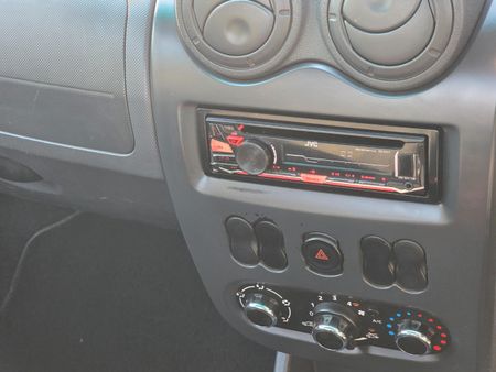 2016-Nissan-NP200-16-AC-Safety-Pack_15