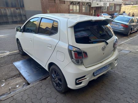 2022-Toyota-Agya-10_3