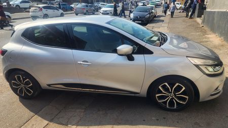 2018-Renault-Clio-IV-900T-Dynamique-5-dr-66kW_2