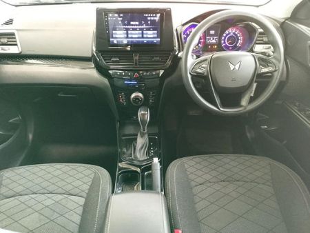2025-Mahindra-XUV-3XO-12T-MX2-Auto_16