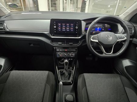 2025-Volkswagen-T-Cross-10-TSI-Life-Auto_11