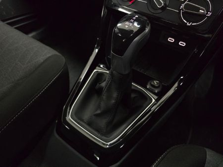 2025-Volkswagen-T-Cross-10-TSI-Life-Auto_12