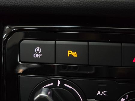 2025-Volkswagen-T-Cross-10-TSI-Life-Auto_16