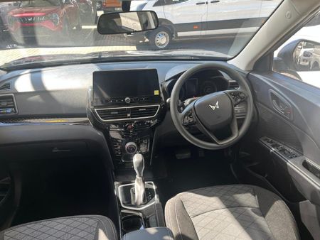 2026-Mahindra-XUV-3XO-12T-MX3-Auto_9
