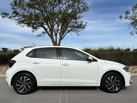 2023-Volkswagen-Polo-10-TSI-Life_5