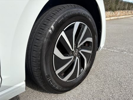 2023-Volkswagen-Polo-10-TSI-Life_7