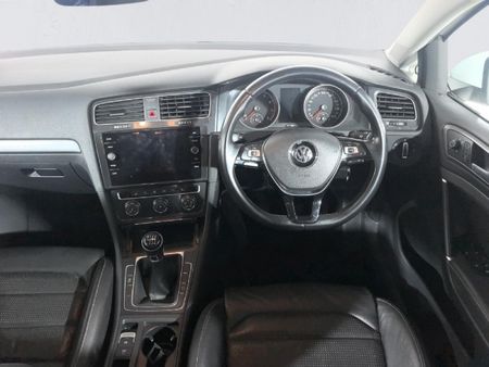 2018-Volkswagen-Golf-VII-10-TSI-Comfortline_9