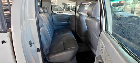 2010-Toyota-Hilux-30-D-4D-Raider-4x4-Double-Cab_6