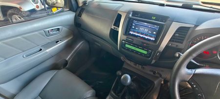 2010-Toyota-Hilux-30-D-4D-Raider-4x4-Double-Cab_8
