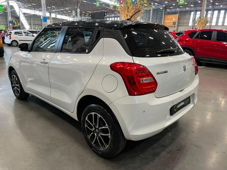 2023-Suzuki-Swift-12-GLX_4