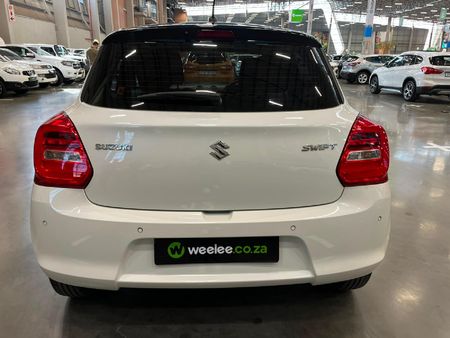 2023-Suzuki-Swift-12-GLX_5