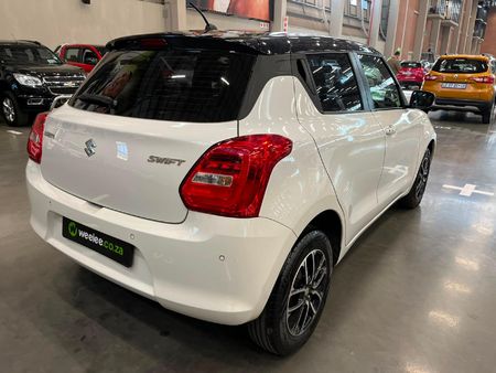 2023-Suzuki-Swift-12-GLX_6
