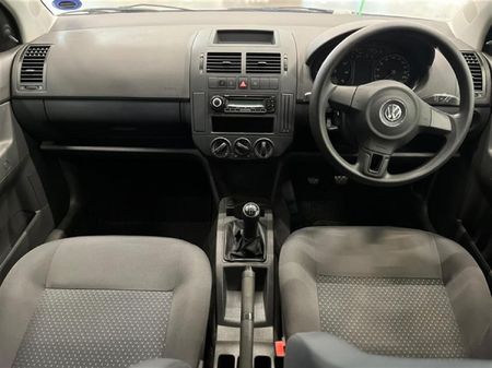 2014-Volkswagen-Polo-16-Trendline-5-dr_9