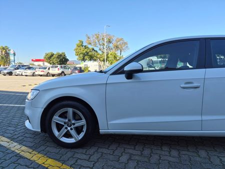 2019-Audi-A3-Sportback-10-TFSI-Auto-30-TFSI_4