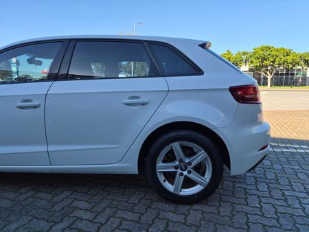 2019-Audi-A3-Sportback-10-TFSI-Auto-30-TFSI_5